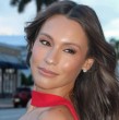 Pampita Ardohain se convirtió en el centro de atención de la Gala Solidaria de Fleni, gracias a su moderno y elegante vestido de Carolina Herrera