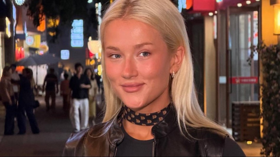 Con su 'amuleto de la suerte': Vesta Lugg luce moderno outfit con un inesperado accesorio en Shanghái