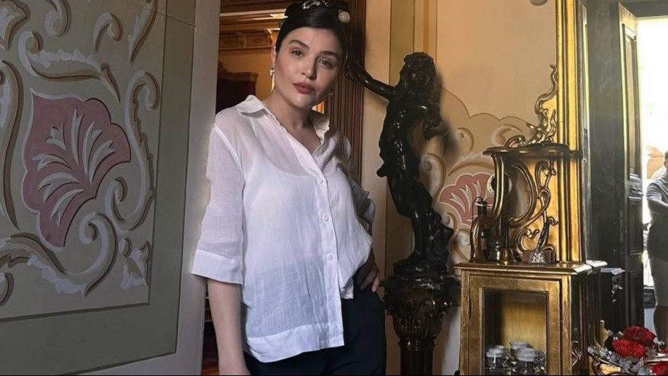 La actriz más inspiradora: La malvada Nur de Leyla se viste de gala y recibe importante premio en Turquía