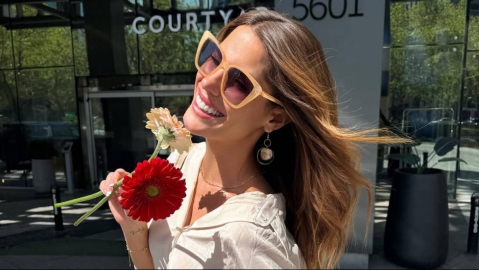 Cuál es el color preferido de Gala Caldirola: Con el tono del año crea un look de minifalda y blusa oversize