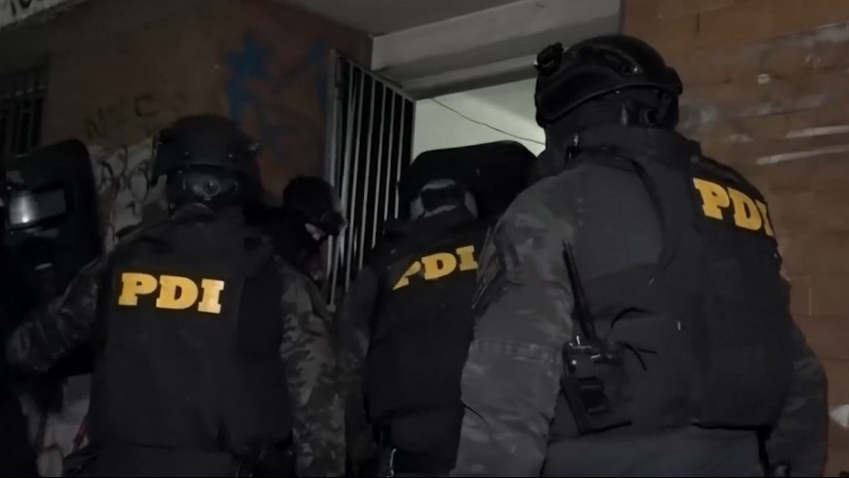 Detienen a más de 30 miembros de 'La Jauría': Asaltaban en grupo a víctimas en el centro de Santiago