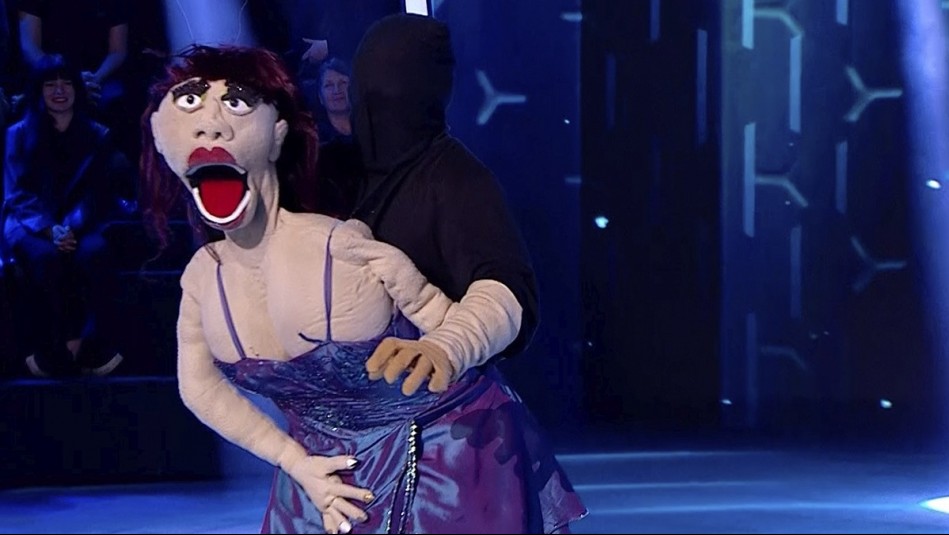 Muñeca Mónica logra avanzar en Coliseo gracias al voto del público