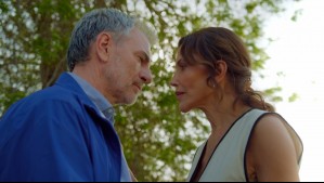 Carlos y Karla no aguantarán más y se besarán en el capítulo 50 de Aguas de Oro