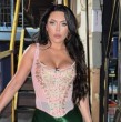 Daniela Aránguiz abrió oficialmente la temporada de piscina y para este disfrute lució un bikini rosa. La panelista así lo declaró compartiendo una postal sensual con un color fresco y juvenil, que favorece a todas las pieles.