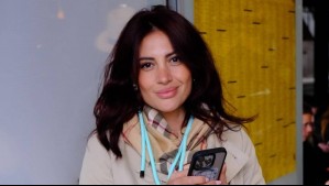 Una minibag de lujo para una cita nocturna: El precio de la cartera "millonaria" de Karen Paola