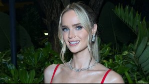 Inna Moll brilla en Tailandia con vibrante conjunto de diseñador y desfile en bikini azul