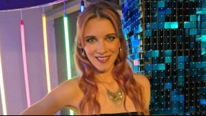 La sensualidad del encaje con la elegancia del blazer: La propuesta de Carla Jara en un look total white