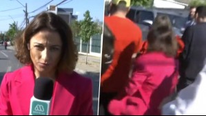 "¡Se pegó un Evelyn Matthei!": Cony Santa María sorprende con veloz carrera para captar declaraciones de Kast