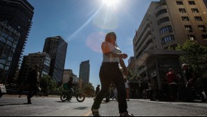 "Una tarde sofocante": Esta será la temperatura máxima que tendremos este martes en Santiago
