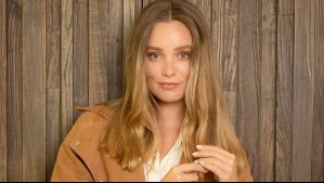 Kika Silva se luce en evento con un diseño asimétrico en color moca: Así posó con su esposo Gonzalo Valenzuela