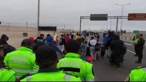 Perú despliega fuerza policial para frenar ingreso de migrantes: Son reconducidos a territorio chileno