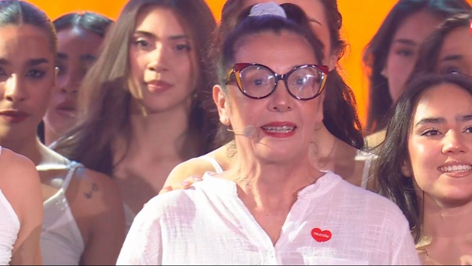 El Teatro Teletón se emocionó por completo: Carmen Disa Gutiérrez protagonizó homenaje a madres cuidadoras
