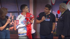 ¡Hizo una millonaria donación! Darkiel prende al Teatro Teletón y se emociona al conocer a Don Francisco