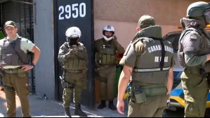 Carabineros efectúa millonario decomiso de fuegos artificiales y cigarros en bodega de Barrio Meiggs