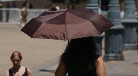 Alcanzarán los 40 °C de sensación térmica: Las comunas de Santiago donde se sentirá más calor este miércoles