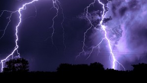 Lluvias y tormentas eléctricas en Santiago: En estos sectores se esperan precipitaciones este fin de semana