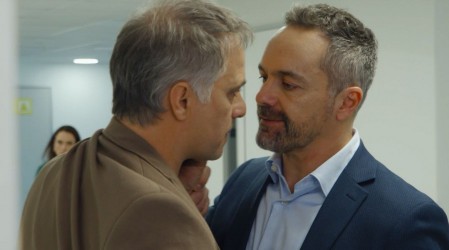 ¡A punto de golpearse! Acusaciones cruzadas entre Santiago y Omar caldearon los ánimos en El Jardín de Olivia