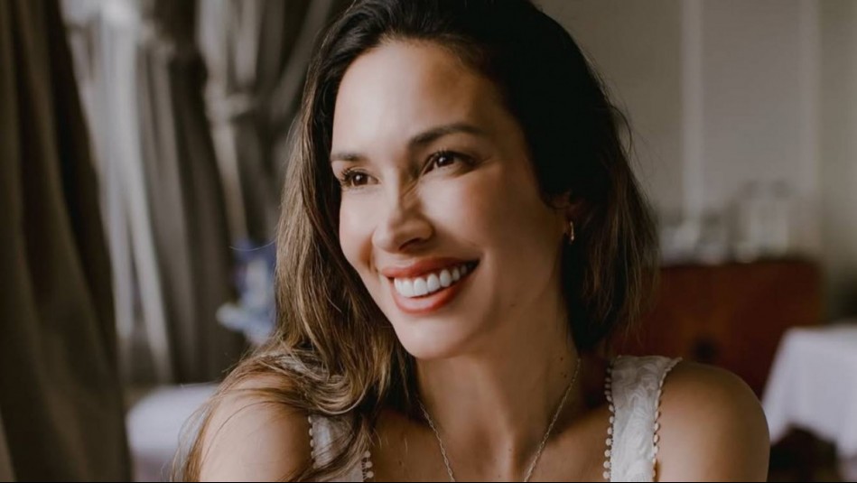 Adiós a los looks aburridos: Vanesa Borghi tiene el vestido de embarazada ideal para las fiestas de fin de año