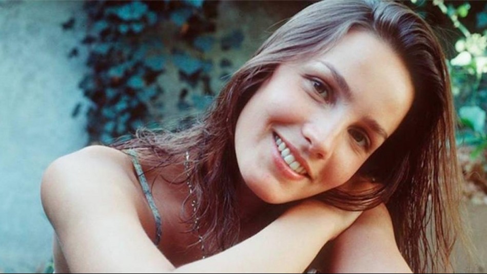 'Más guapa que en los 90': Así luce hoy la actriz Ángela Contreras tras reaparecer junto a su hermano Dr. File