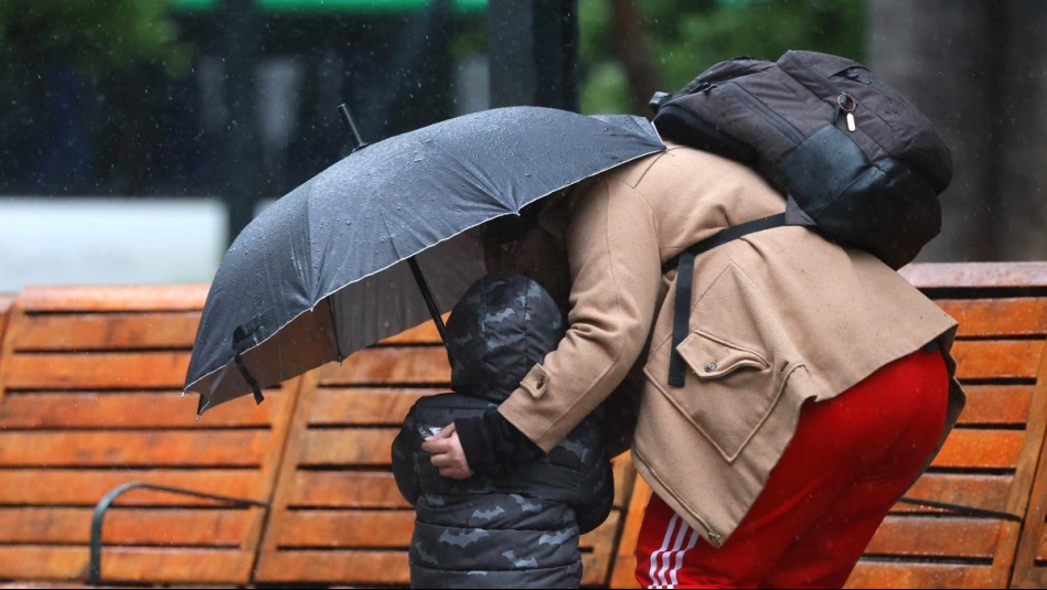 Confirman lluvia con 'influencia tropical': Día y hora en que llegarán chubascos y tormentas eléctricas a RM