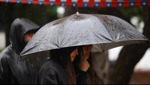 ¿A qué hora comienza la lluvia este jueves en Santiago?