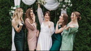 Sencillez y elegancia: claves para elegir un vestido en ocasiones especiales