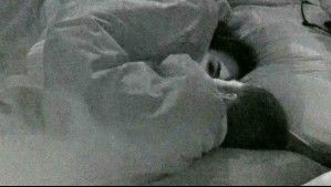 Bajo las sábanas: Así fue el apasionado primer beso entre Akemi Nakamura y Tom Brusse