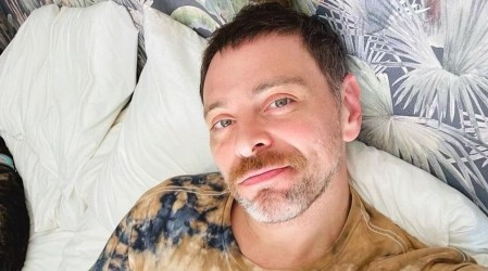 "Partió un miembro de mi familia": Neme sufre triste pérdida antes de iniciar sus vacaciones en la India