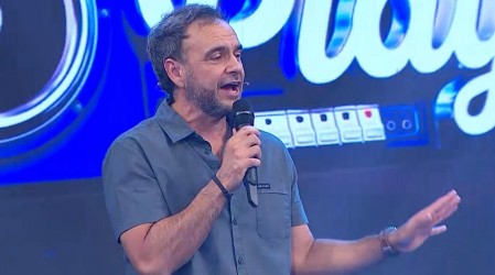 Rodrigo Sepúlveda canta 