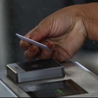 Cambio en el sistema: ¿Cómo funcionará el pago con tarjetas bancarias en el Metro y Tren Nos?