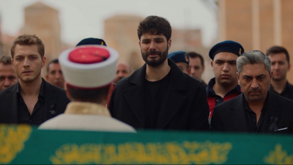 Corazón Negro - Capítulo 129: El funeral de Samet Sansalan