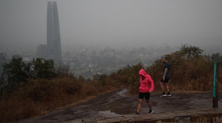 Vuelven las lluvias de verano a la capital: En estas comunas de la RM caerían precipitaciones el fin de semana