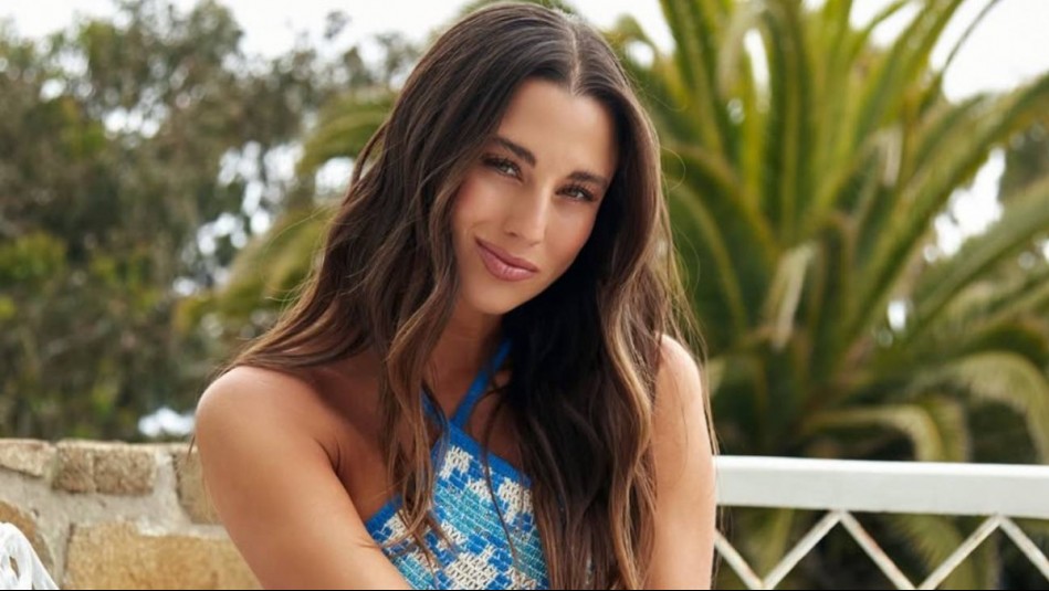 El aplaudido look premamá de Tita Ureta: Falda de holanes y blusa corta para lucir su guatita