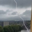 Seis regiones de nuestro país se han visto afectadas por tormentas eléctricas en pleno verano, las que han sido ampliamente registradas en video durante la jornada.