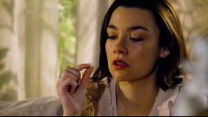 Ignacia no resistió la tristeza y tomó una de las pastillas de Bernardita en El Jardín de Olivia