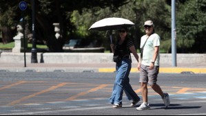 Hasta 37 °C en sectores de la Región Metropolitana: A esta hora será el peak de calor este viernes