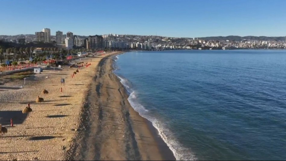 ¿Hace más calor que antes en las playas? Experto revela fenómeno que está afectando a la costa chilena