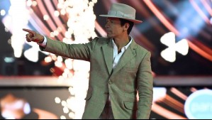 Con un look veraniego: Así fue el destacado paso de Chapu Puelles por la Gala del Festival de Viña 2026