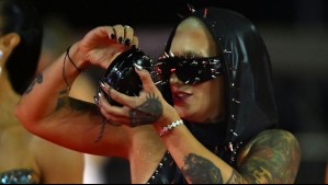 ¡Llena de púas y con lentes! El rockero look que lució Furia en la Gala del Festival de Viña 2026