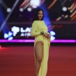 Kel Calderón llegó en un vestido de Tom Ford con un color amarillo neón que no gustó en el panel de Con Gusto a Viña.