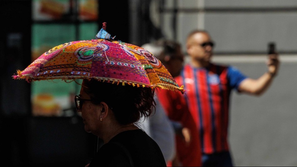 Anuncian intensa ola de calor en Santiago y valles centrales: Temperaturas alcanzarían los 37 °C