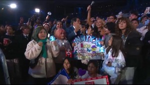 Chascarro en Viña 2026: Mujer confunde a NMIXX con BTS y genera risas en la Quinta Vergara