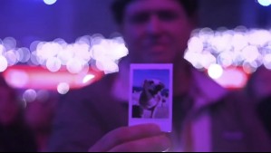 'Solo muere quien se olvida': Seguidor de Jesse & Joy emocionó con foto de su perro en 'Un besito más' en Viña