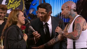 En el día de su cumpleaños: Emanuel Noir hizo estallar de alegría a una fanática con tierno regalo en Viña 26