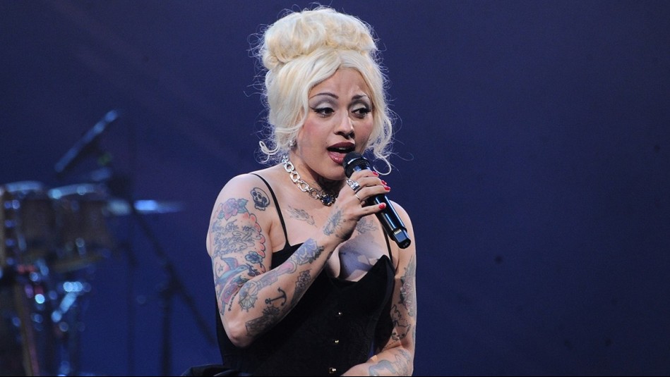 Un camarín especial y rica comida: Estas son las solicitudes que hizo Mon Laferte para su show en Viña 2026