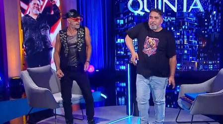 Rodrigo Villegas le enseña la coreografía de los Blondon Boys a Jorge Alís