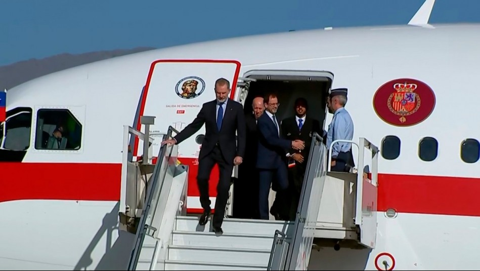 Así fue la llegada a Chile del rey Felipe VI de España para asistir al cambio de mando