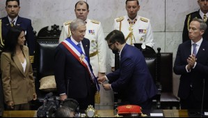 Así fue el momento en que José Antonio Kast recibe la banda y se convierte en el Presidente de Chile