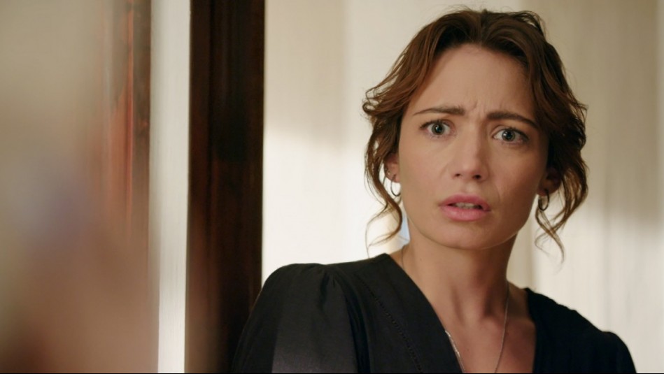 Laura sorprenderá a Victoria conversando con el padre de Carlos en el capítulo 113 de Aguas de Oro