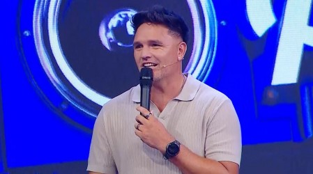 Rafael Olarra lo deja todo cantando "La Flaca" de Jarabe de Palo en Dale Play Verano